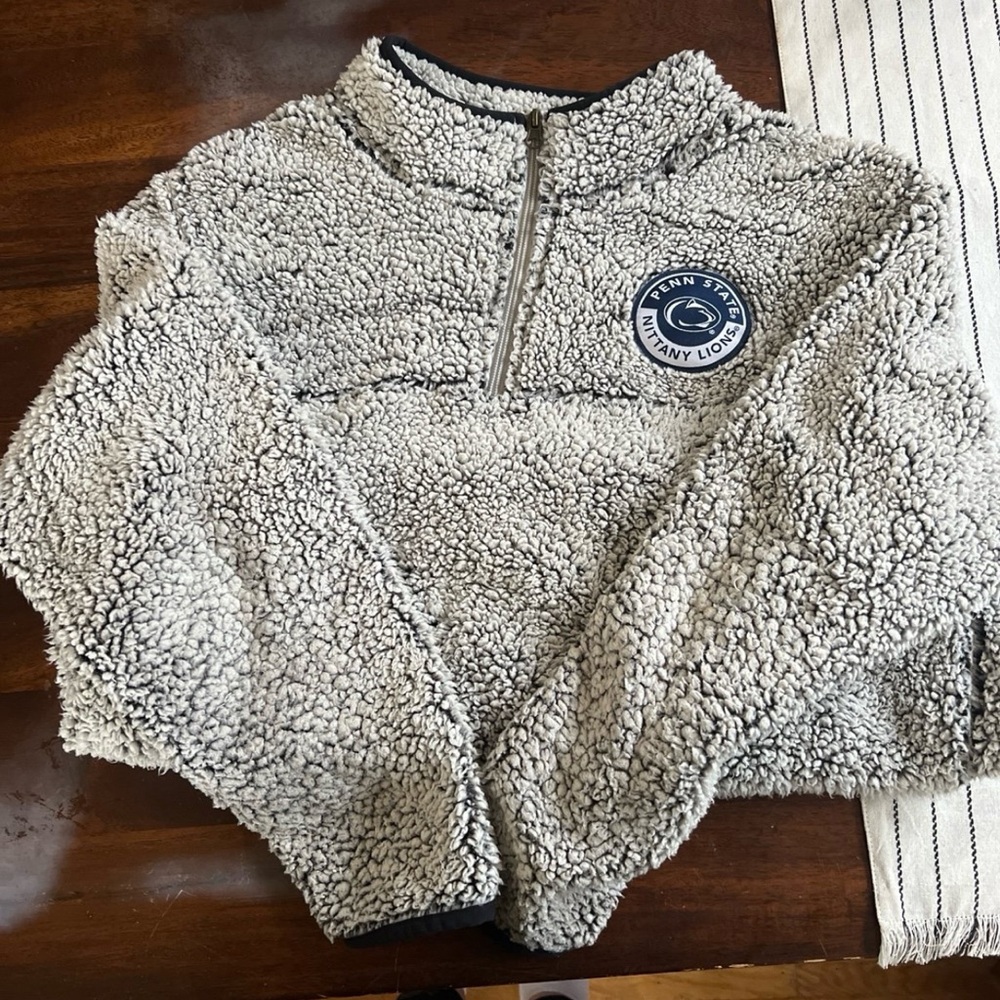 Super cute Penn state fuzzy pull over
